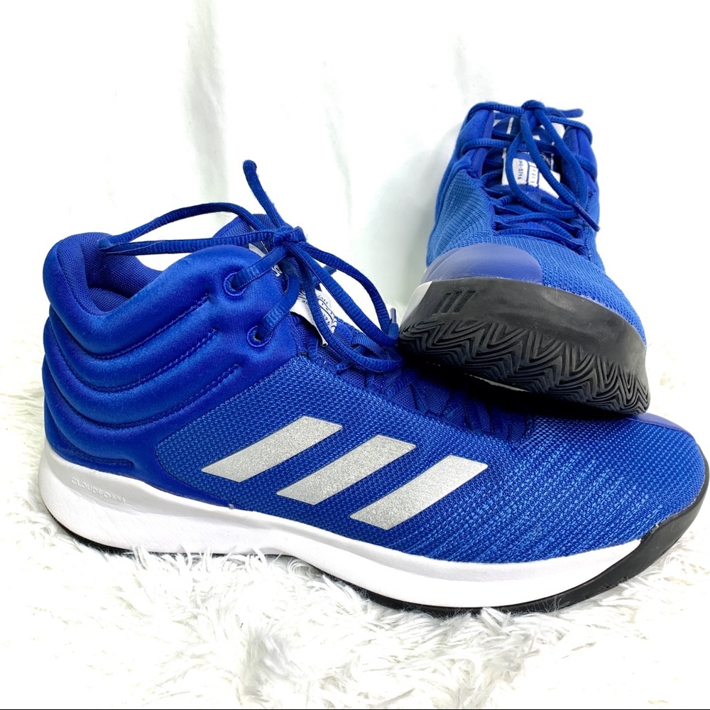 Adidas men’s size 13.5 Blue Basketball Shoes